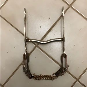 Low port western bit